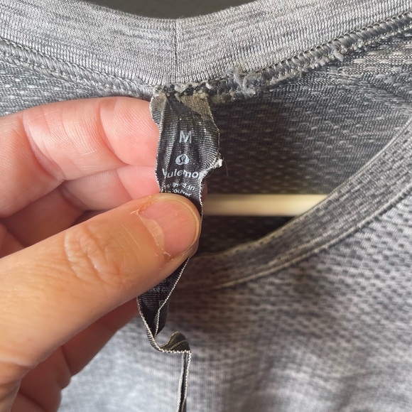 Lululemon Men's Gray‎ Metal Vent Tech Short Sleeve T Shirt Size Medium - Picture 4 of 5